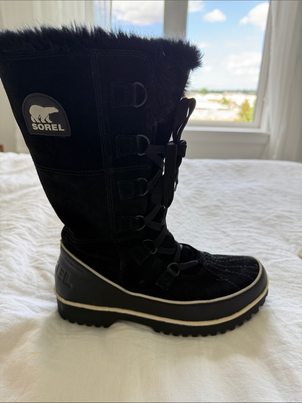 Sorel Black Lace-Up Suede Fur-Trim Boots - Picture 2 of 4